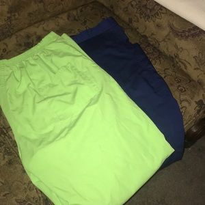 2 pairs of scrubs💥 must bundle 💥